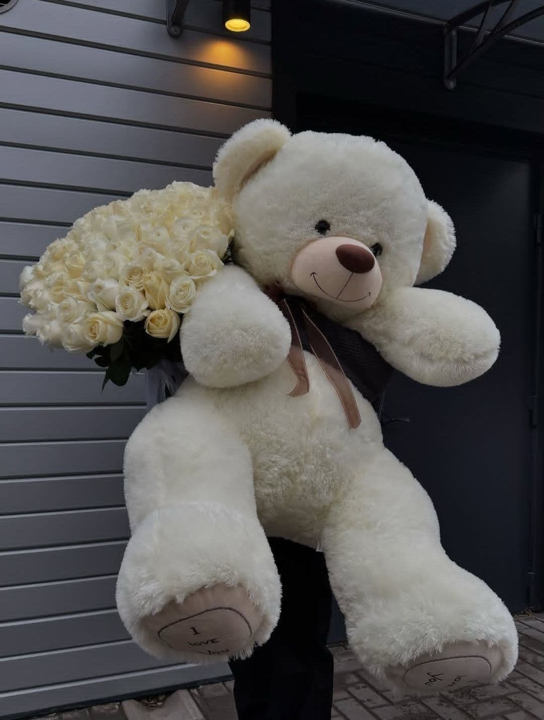 200cm Teddy plus bouquet