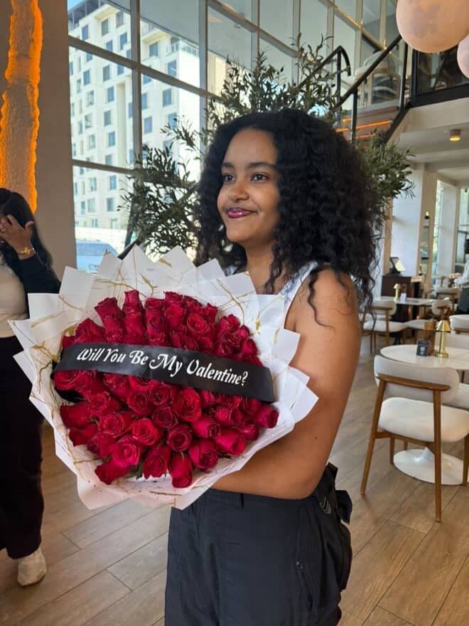 50 Stems Rose plus baby breathe